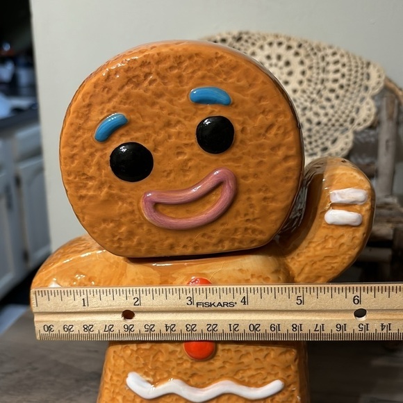 VINTAGE PRE OWNED GINGERBREAD MAN COOKIE JAR 9.5" TALL SHREK GINGERBREAD MAN - Picture 13 of 15
